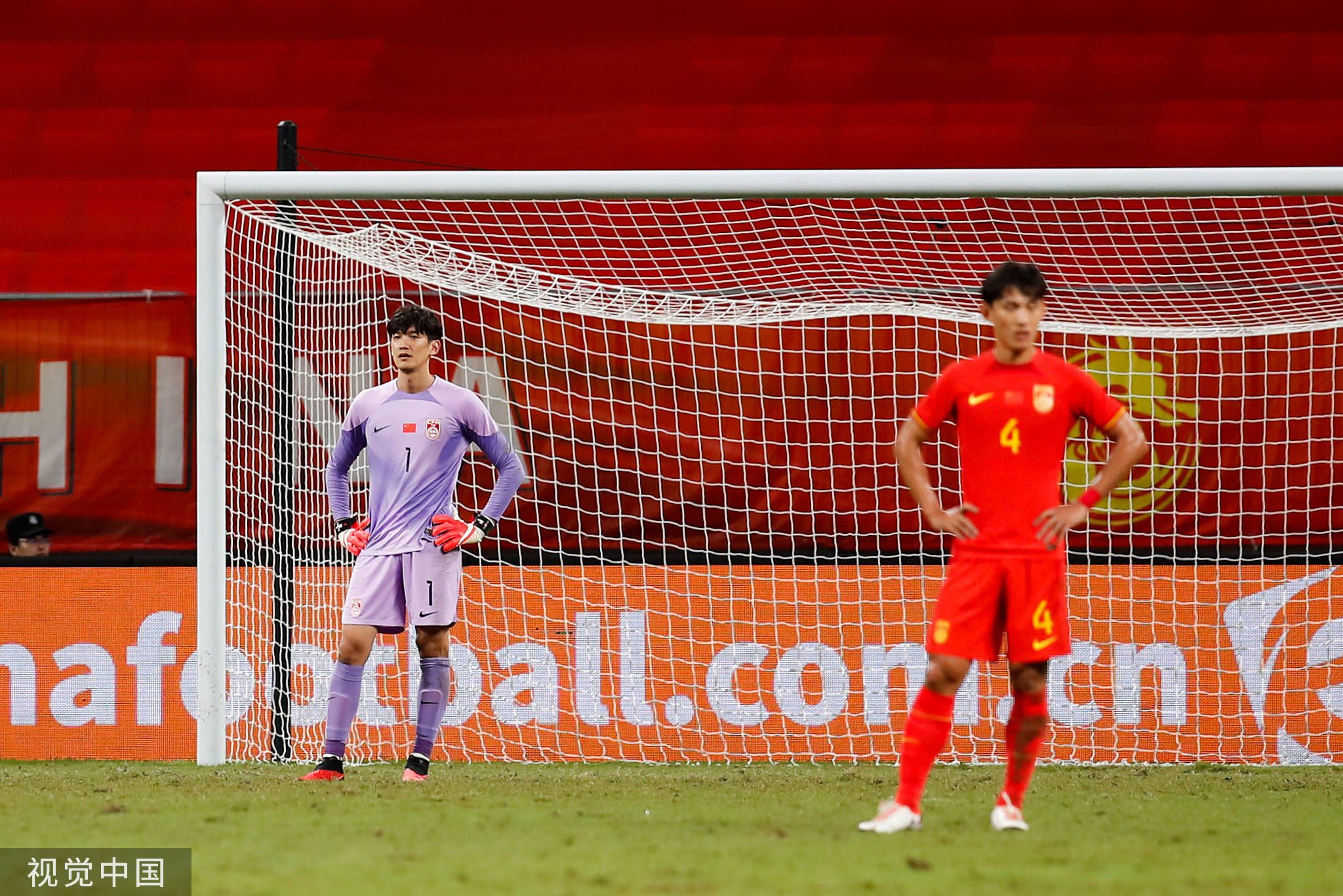 狼队在国际比赛日前主场2-1逆转战胜热刺，球队最近七轮只输掉了一场比赛，以15分排名第12位，接下来，球队首要的目标将是争取升上上半区。